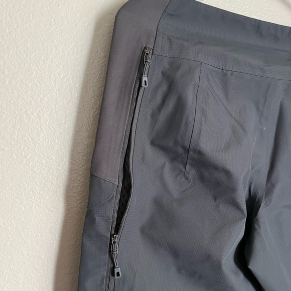 Patagonia Snow Pants - Womens size 8 - grey - Picture 5 of 7
